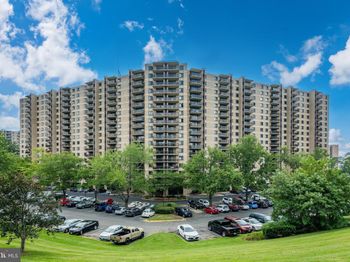 205 Yoakum Parkway