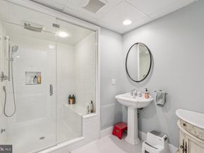 21 Belamour Drive, Washington Crossing PA 18977