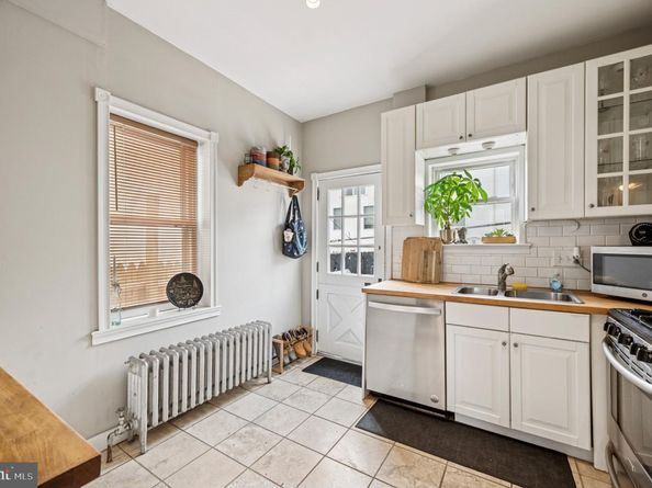 142 Davis Street, Philadelphia PA 19127