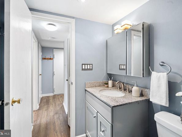 4000 Gypsy Lane 327, Philadelphia PA 19129