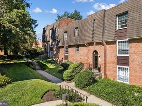 4000 Gypsy Lane 327, Philadelphia PA 19129
