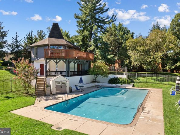 4000 Gypsy Lane 327, Philadelphia PA 19129