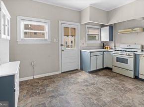 908 Yeadon Avenue, Lansdowne PA 19050