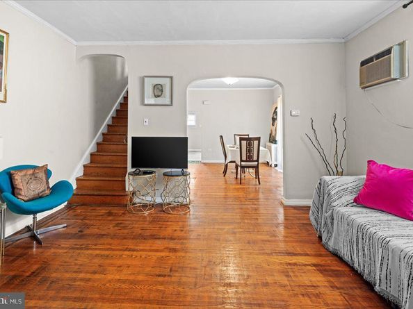 908 Yeadon Avenue, Lansdowne PA 19050