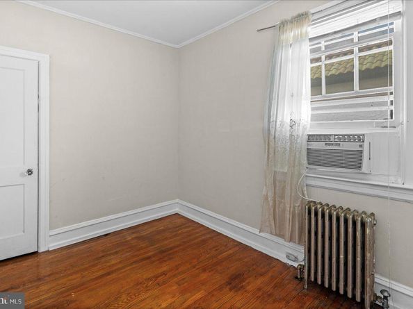 908 Yeadon Avenue, Lansdowne PA 19050
