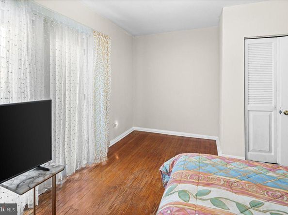 908 Yeadon Avenue, Lansdowne PA 19050
