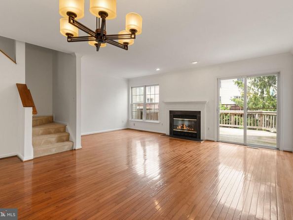 22025 Guilford Station Terrace, Sterling VA 20166