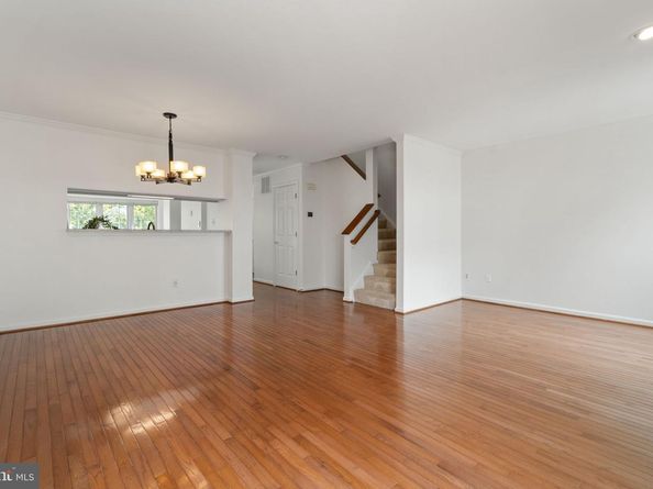 22025 Guilford Station Terrace, Sterling VA 20166