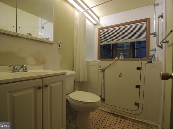2949 Grisdale Road, Abington PA 19001
