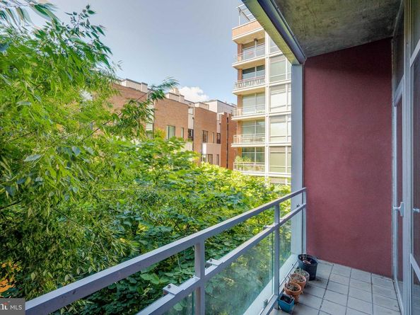 22 S Front Street 305, Philadelphia PA 19106