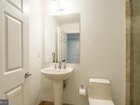 22 S Front Street 305, Philadelphia PA 19106