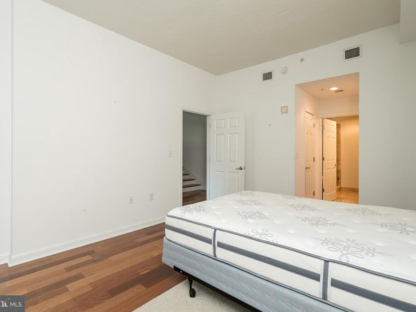 22 S Front Street 305, Philadelphia PA 19106