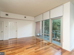 22 S Front Street 305, Philadelphia PA 19106