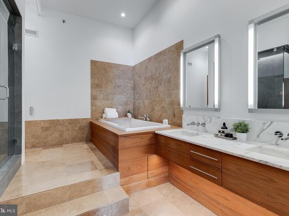 105-32 S 12TH Street PENTHOUSE 504, Philadelphia PA 19107