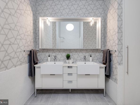 105-32 S 12TH Street PENTHOUSE 504, Philadelphia PA 19107