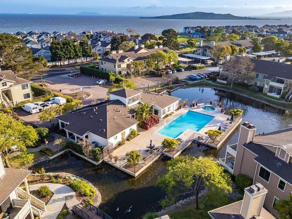 57 Lakeshore Court, Richmond CA 94804