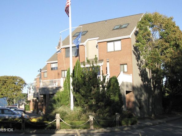 7 River Road 306, Cos Cob CT 06807