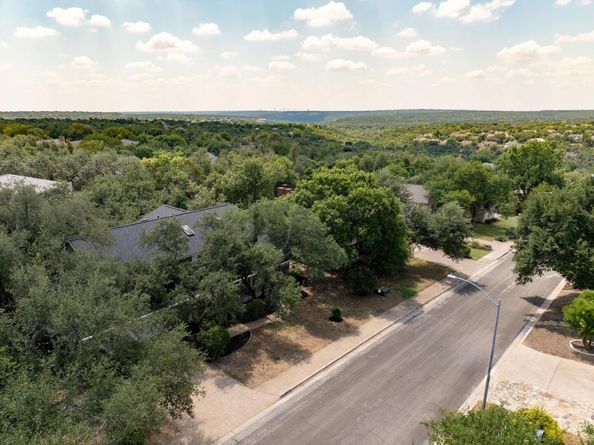 10905 Chateau HL, Austin TX 78750