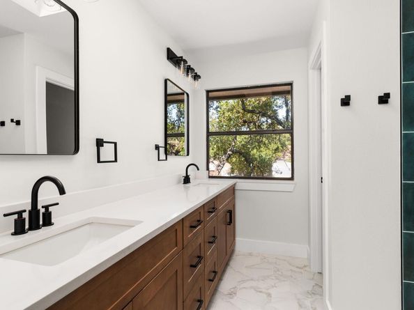 10905 Chateau HL, Austin TX 78750
