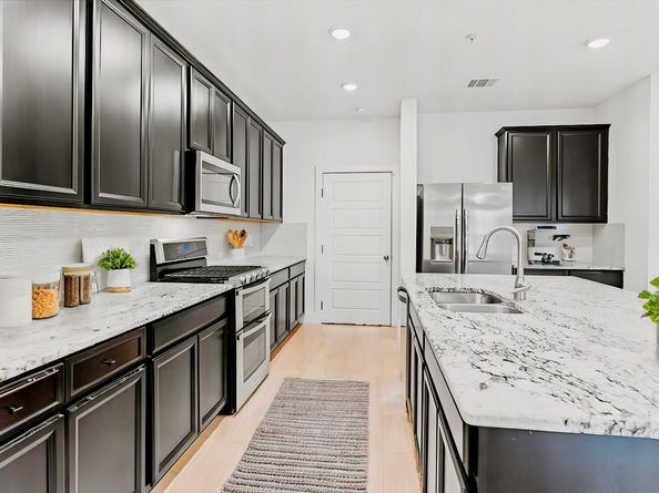 7411 Merrick LN 39, Austin TX 78745