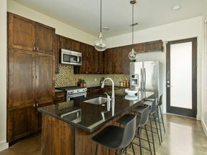 2017 Kinney Ave B, Austin TX 78704