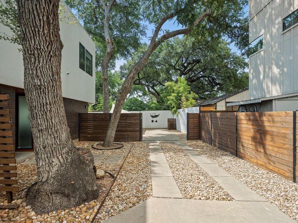 2017 Kinney Ave B, Austin TX 78704