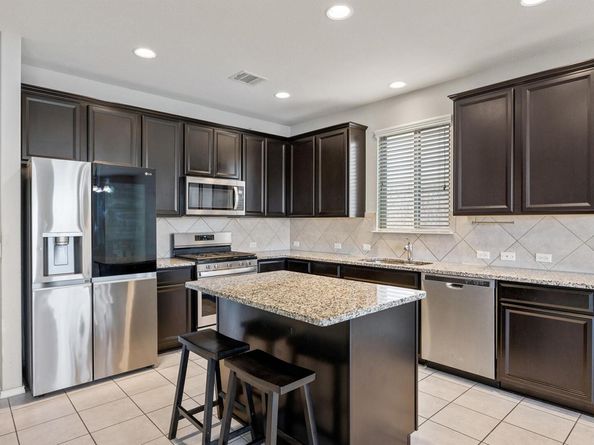 7001 Midlothian DR, Austin TX 78754
