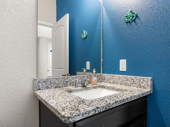7001 Midlothian DR, Austin TX 78754