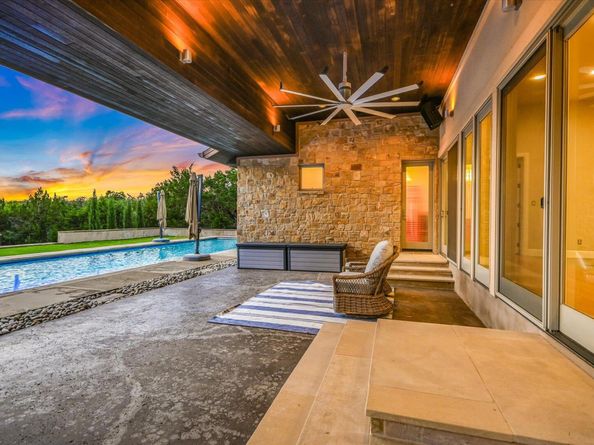 9011 San Diego RD, Austin TX 78737