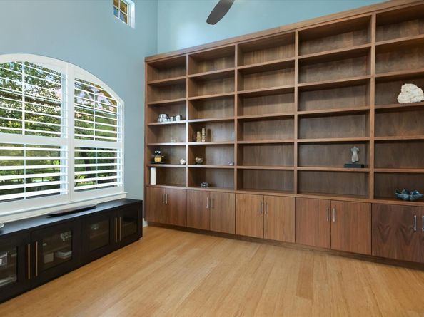 9011 San Diego RD, Austin TX 78737