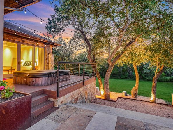 9011 San Diego RD, Austin TX 78737