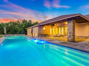 9011 San Diego RD, Austin TX 78737