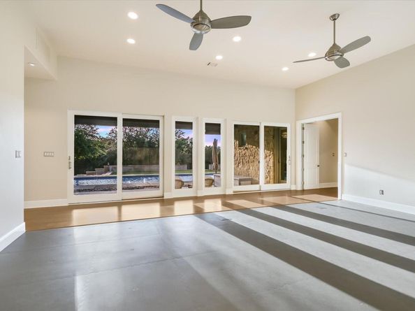 9011 San Diego RD, Austin TX 78737