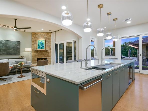 9011 San Diego RD, Austin TX 78737