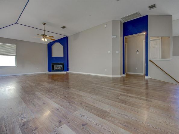 1817 Rosenborough LN N, Round Rock TX 78665