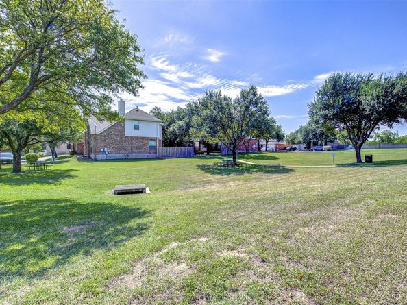 1817 Rosenborough LN N, Round Rock TX 78665