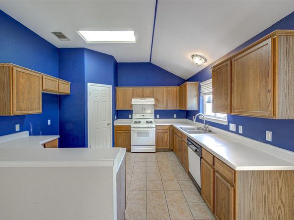 1817 Rosenborough LN N, Round Rock TX 78665