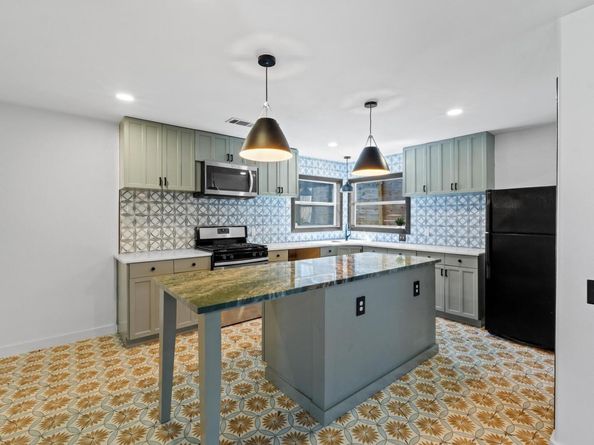 2702 S 2nd ST 1 & 2, Austin TX 78704