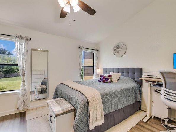 11901 Swearingen DR 4, Austin TX 78758