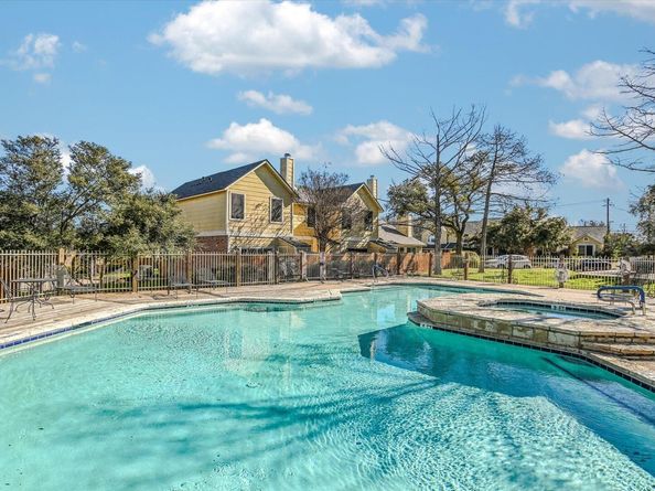11901 Swearingen DR 4, Austin TX 78758