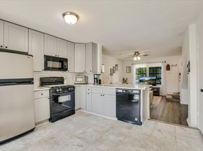 11901 Swearingen DR 4, Austin TX 78758