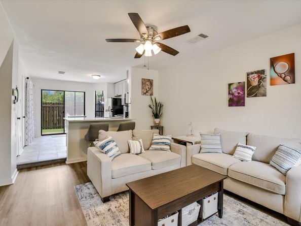 11901 Swearingen DR 4, Austin TX 78758