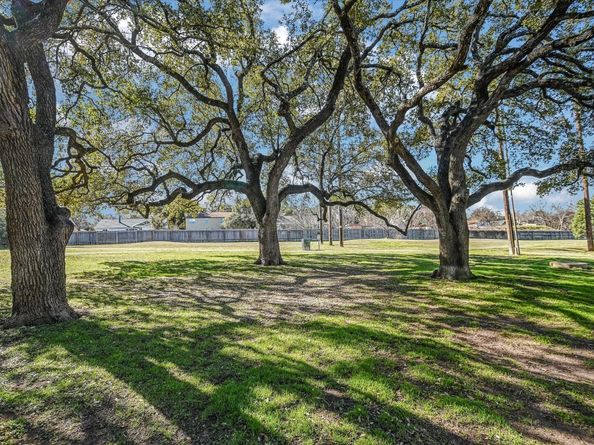 11901 Swearingen DR 4, Austin TX 78758