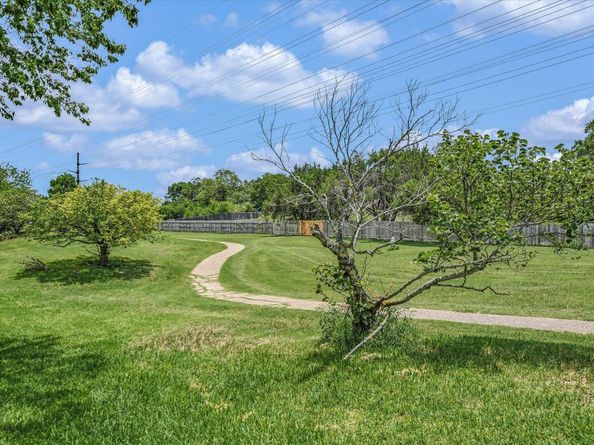 11901 Swearingen DR 4, Austin TX 78758