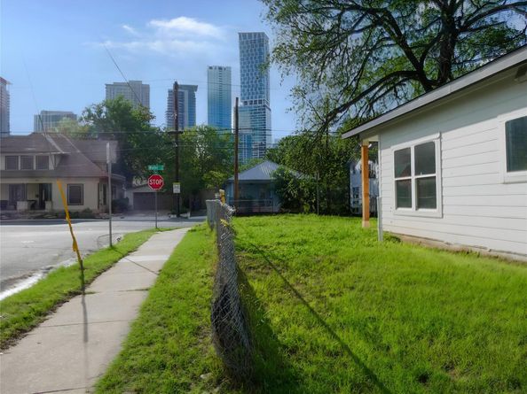 81 Waller St, Austin TX 78702