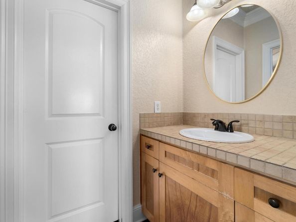 409 Hazeltine DR, Lakeway TX 78734