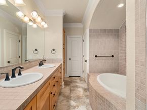 409 Hazeltine DR, Lakeway TX 78734