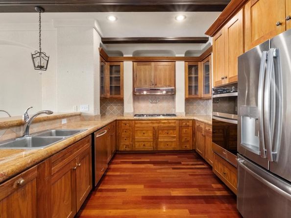 409 Hazeltine DR, Lakeway TX 78734