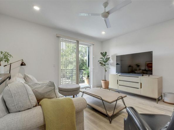 2709 E 5th ST 2305, Austin TX 78702