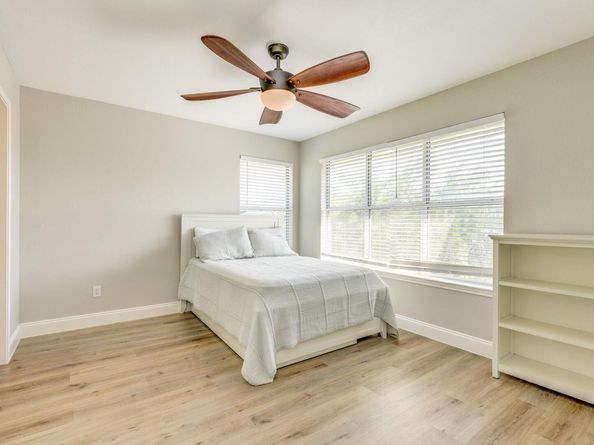 704 Deckhouse DR, Lago Vista TX 78645